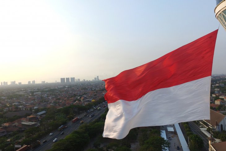 Pengibaran Bendera Merah Putih super Akbar