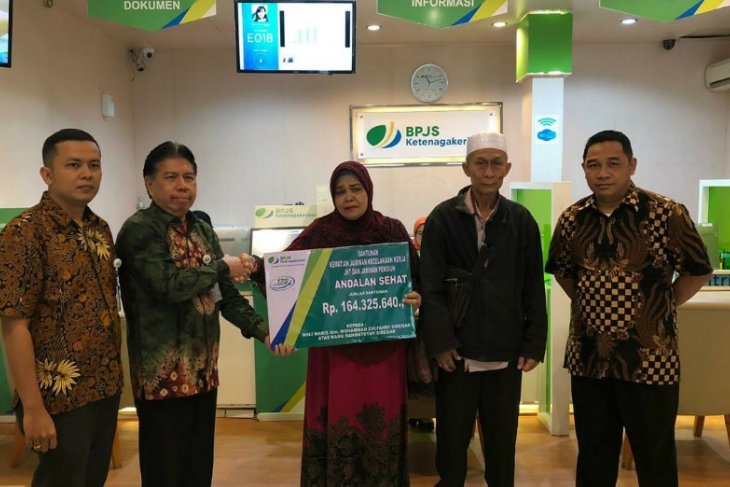 Ahli waris peserta BPJS Ketenagakerjaan Pematangsiantar terima klaim kecelakaan kerja