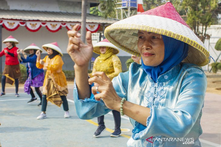 Rekor Muri Tari Kolosal Indonesia Bekerja