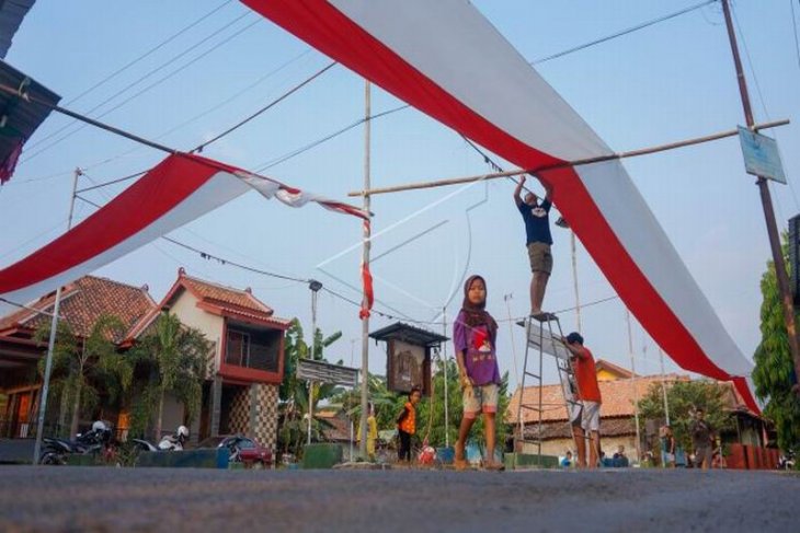 Pembentangan kain merah putih 1.000 meter