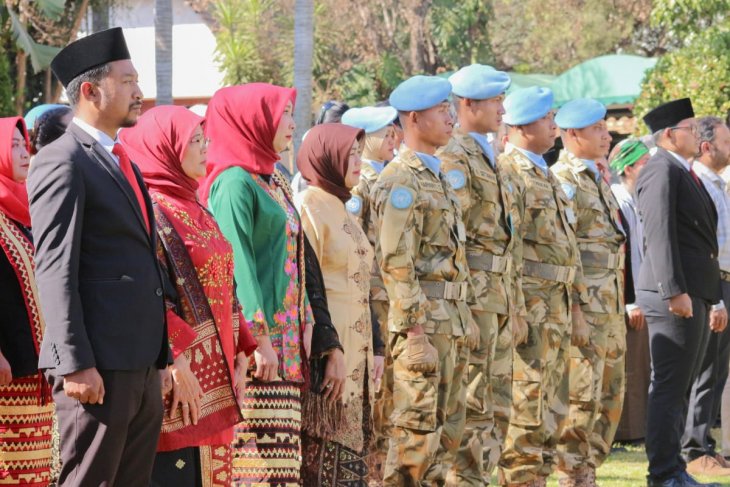 Pasukan perdamaian Indonesia mengikuti upacara HUT RI di Afrika