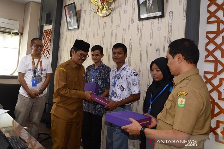 Aceh serahkan buku ottoman Indonesia relatin untuk siswa Banten