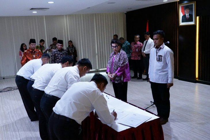 KPK lantik 18 penyidik