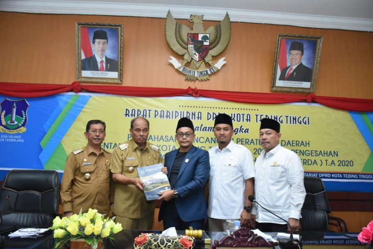 Lima fraksi DPRD setujui Ranperda APBD Tebing Tinggi ditingkatkan menjadi Perda