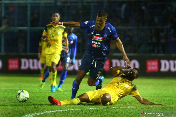 Arema kalahkan Barito Putra 