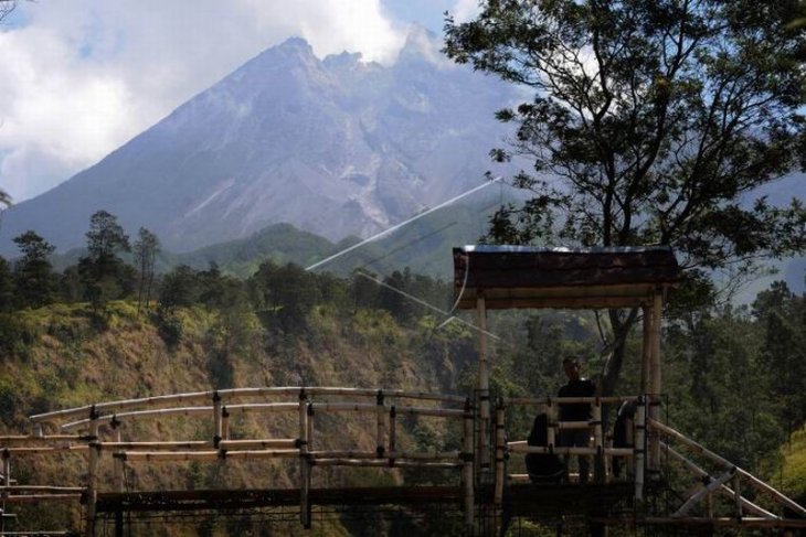 Aktivitas puncak gunung Merapi