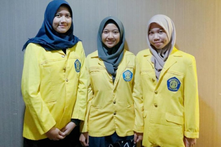 Tiga mahasiswa UI temukan obat alternatif kanker serviks