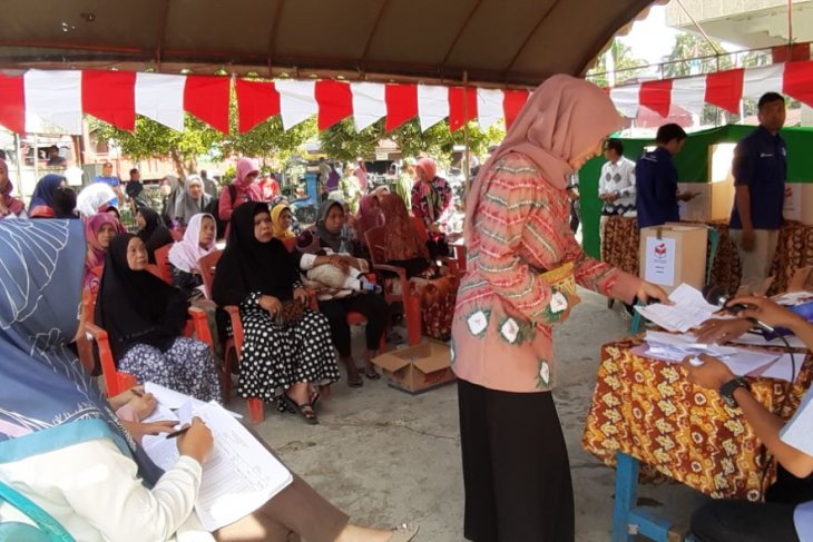 Satu perangkat e - voting di Desa Tanta macet