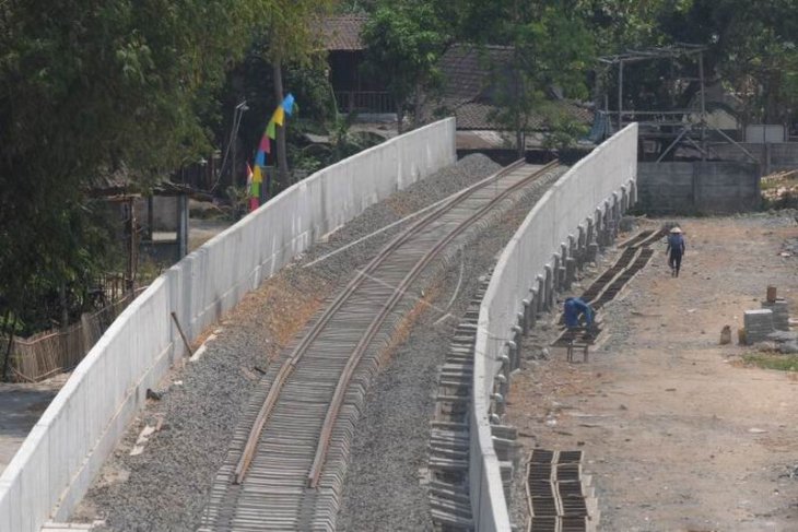 Pembangunan jalur kereta api Bandara Adi Soemarmo