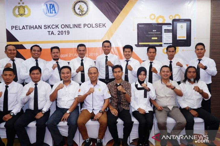 Polda Kalsel bekali Polsek pelayanan SKCK online