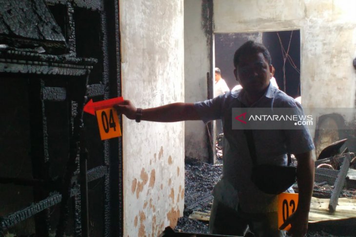 Rumah kos mahasiswa di Peurada hangus terbakar