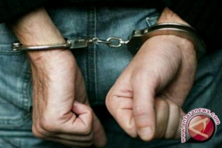 Sekelompok pemburu liar di hutan Raja Ampat digiring ke Makodim