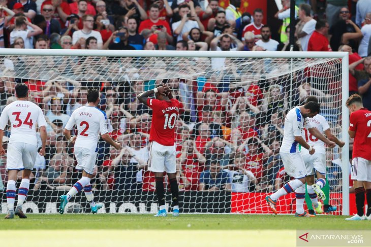 Manchester dipecundangi Crystal Palace 1-2