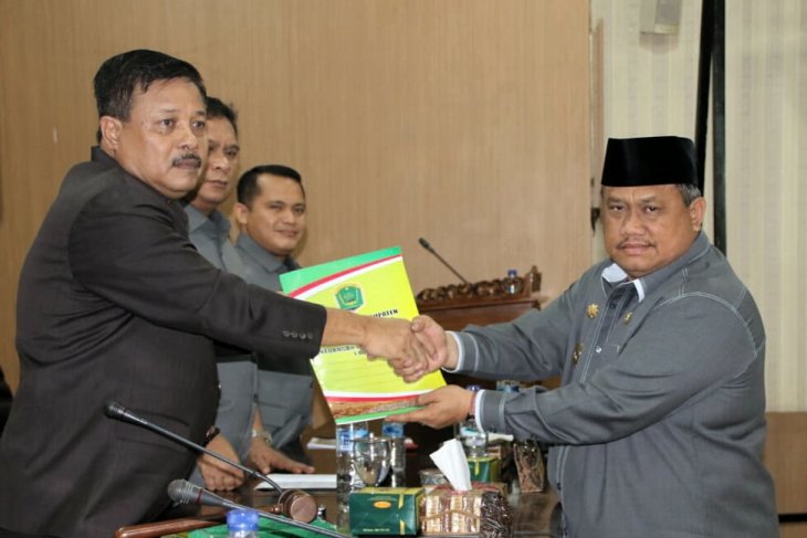 Bupati sampaikan R-APBD Labura TA 2020