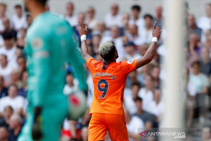 Newcastle permalukan Tottenham