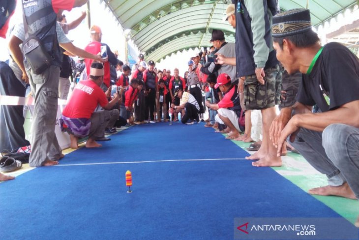 Festival Balugu Memasyarakatkan Kembali Permainan Tradisional - ANTARA - Permainan Tradisional Dari Kalimantan Selatan