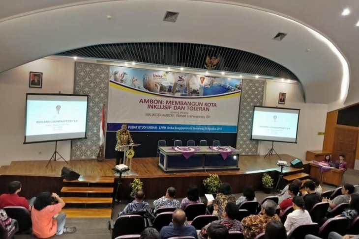 Wali kota Ambon paparkan kebijakan kota inklusif dan toleran