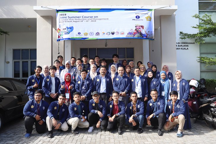 Disaster management skills imparted to 29 int'l students at Unsyiah