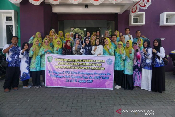 PKK Tapin studi perlindungan perempuan dan anak di Sidoarjo