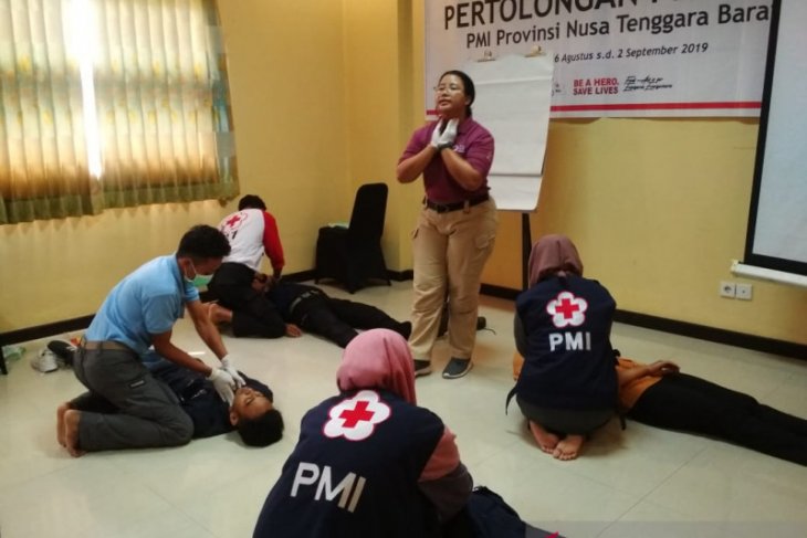 Sukarelawan PMI NTB belajar spesialisasi pertolongan profesional
