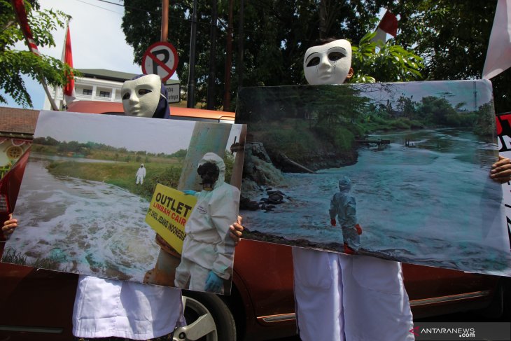 Unjukrasa Rebut Keadilan Sungai Brantas