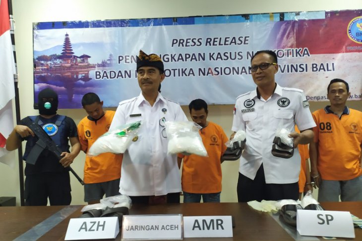 Seorang kurir kirimkan 4 kg sabu dari Aceh ke Bali