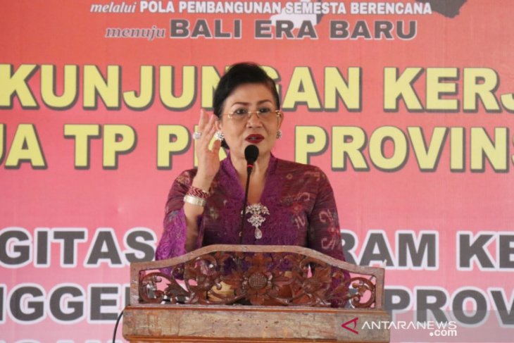 Putri Koster intruksikan kegiatan PKK sentuh kebutuhan masyarakat