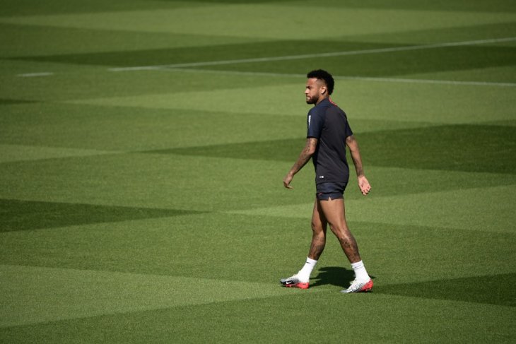 Neymar tetap di PSG