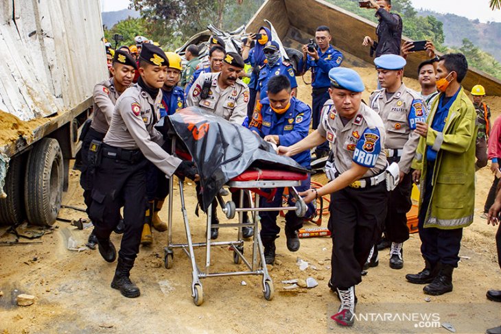 Kecelakaan Beruntun di Tol Cipularang