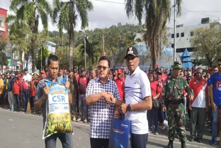 BRI Papua-Papua Barat bantu pengungsi korban demo