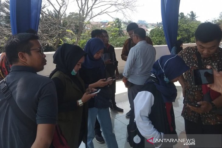 Pelantikan wakil rakyat, wartawan dilarang masuk gedung dewan