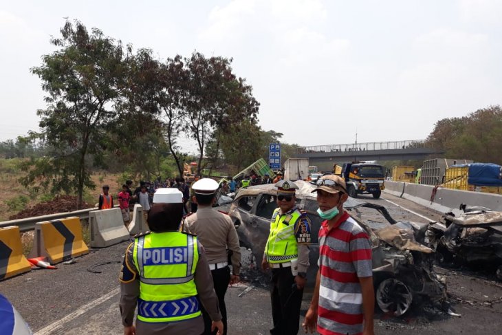 Ini dugaan penyebab kecelakaan beruntun di Tol Cipularang