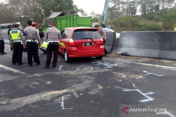 Untuk kelancaran selama olah TKP kecelakaan muat, Tol Cipularang terapkan contraflow