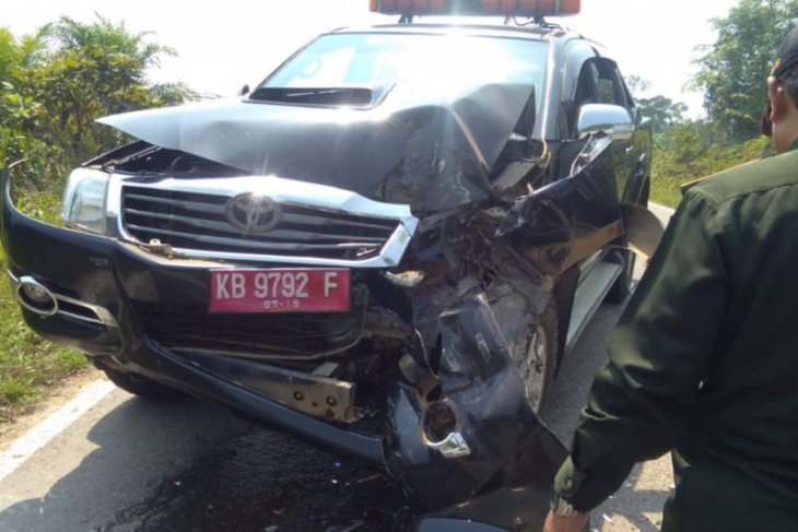 Tabrakan beruntun mobil rombongan Sekda Kapuas Hulu