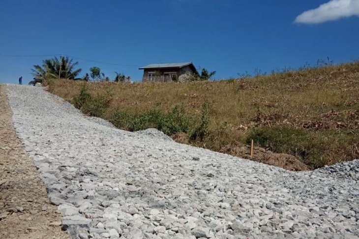 Pemkab Gorontalo bangun jalan untuk warga transmigrasi Ayumolingo