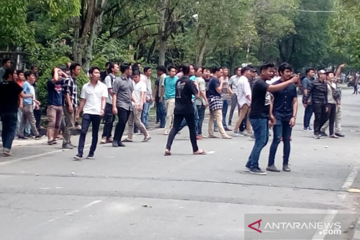 Tawuran antarfakultas pecah di USU, suasana kampus mencekam - ANTARA