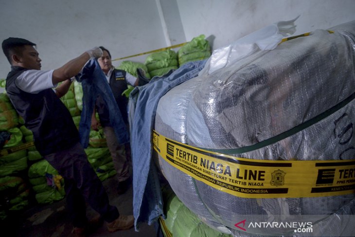 Sidak Pakaian Tidak Layak Pakai