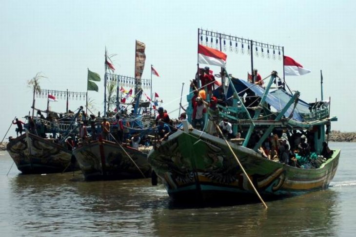 Tradisi sedekah laut