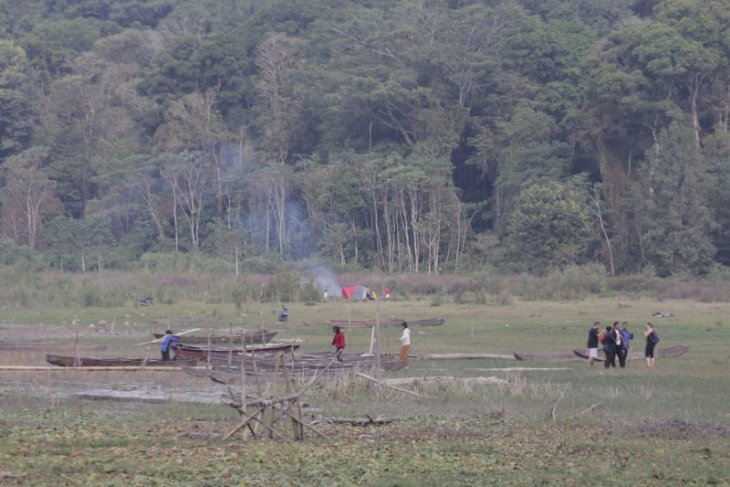 Wisata perahu di Danau Tamblingan mampu gaet turis asing