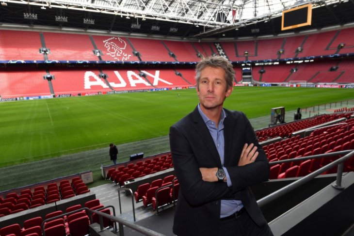 Manchester United ingin pulangkan Van Der Sar untuk bantu Solskjaer
