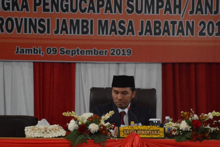 Pimpinan DPRD sementara pastikan tidak ada uang