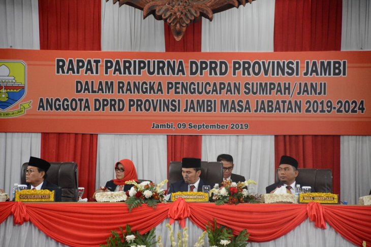 Edi Purwanto pimpinan sementara DPRD Provinsi Jambi