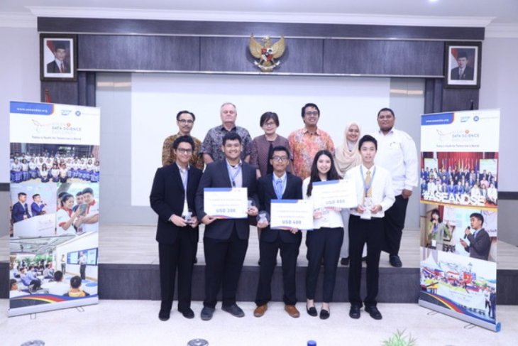 Tim Amethyst ITB raih juara pertama kompetisi ASEANDSE
