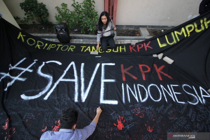 Aksi #Save KPK