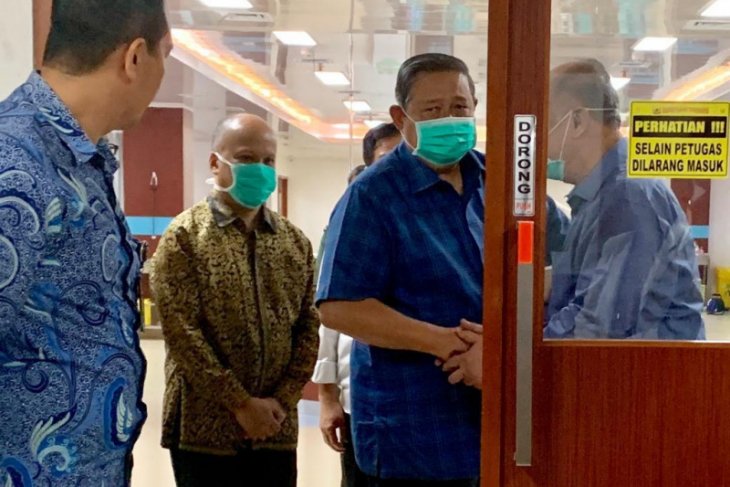 SBY jenguk BJ Habibie di RSPAD