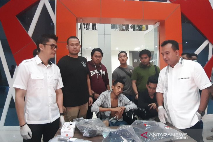 Tersangka pembunuh karyawan Alfamart ditangkap, coba kabur kaki ditembak