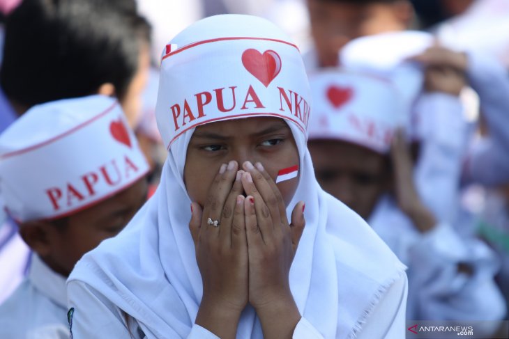 Doa bersama yatim Jawa Timur