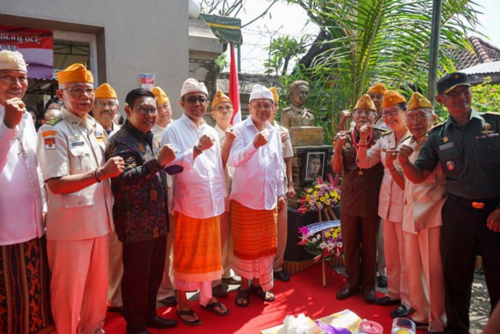 Pemkot Denpasar serahkan patung pahlawan Kapten Ida Bagus Djapa