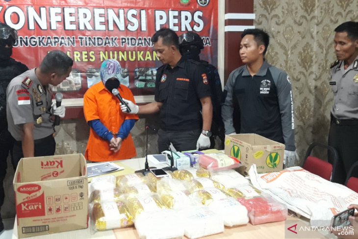 Mahasiswa ini empat kali loloskan sabu-sabu dari Malaysia