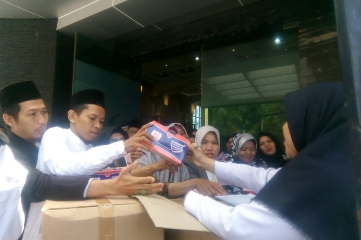 Pemkot Jambi bagikan masker kepada sekolah swasta